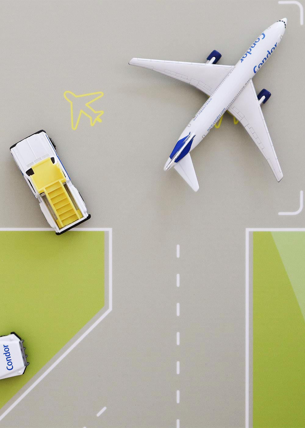 Ikea Trofast Regal Landebahn Teilansicht von oben Flugzeug