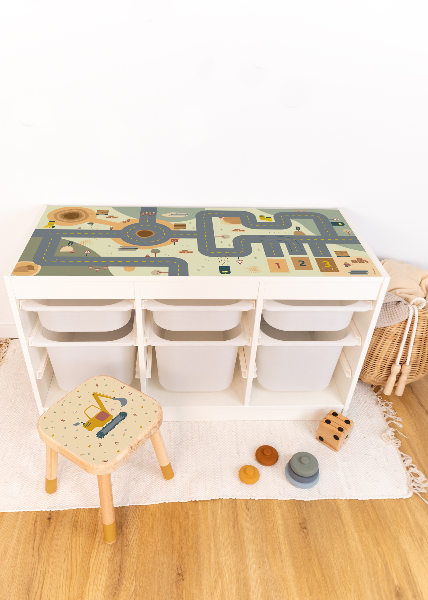 Modernes Baustellenmotiv für IKEA Spieltisch Aufregendes Baustellenmotiv für IKEA Spieltisch anbringen