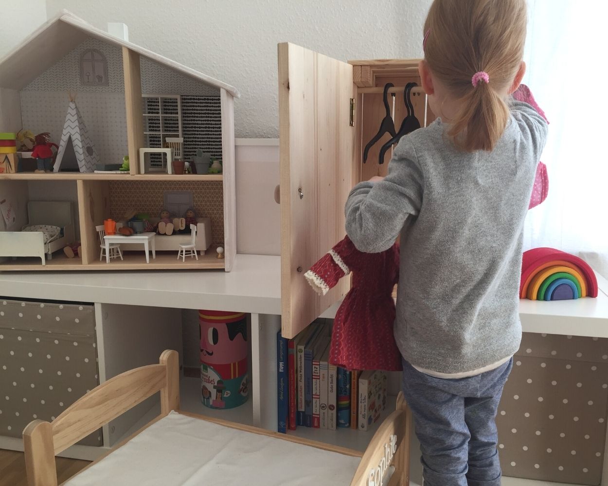 Puppenschrank selber bauen Puppenhaus Puppenschrank selber bauen Puppenhaus
