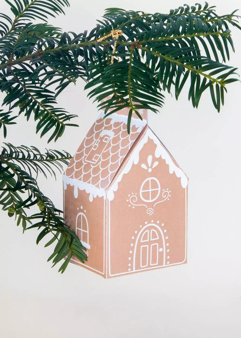 Make a gingerbread house with a free template