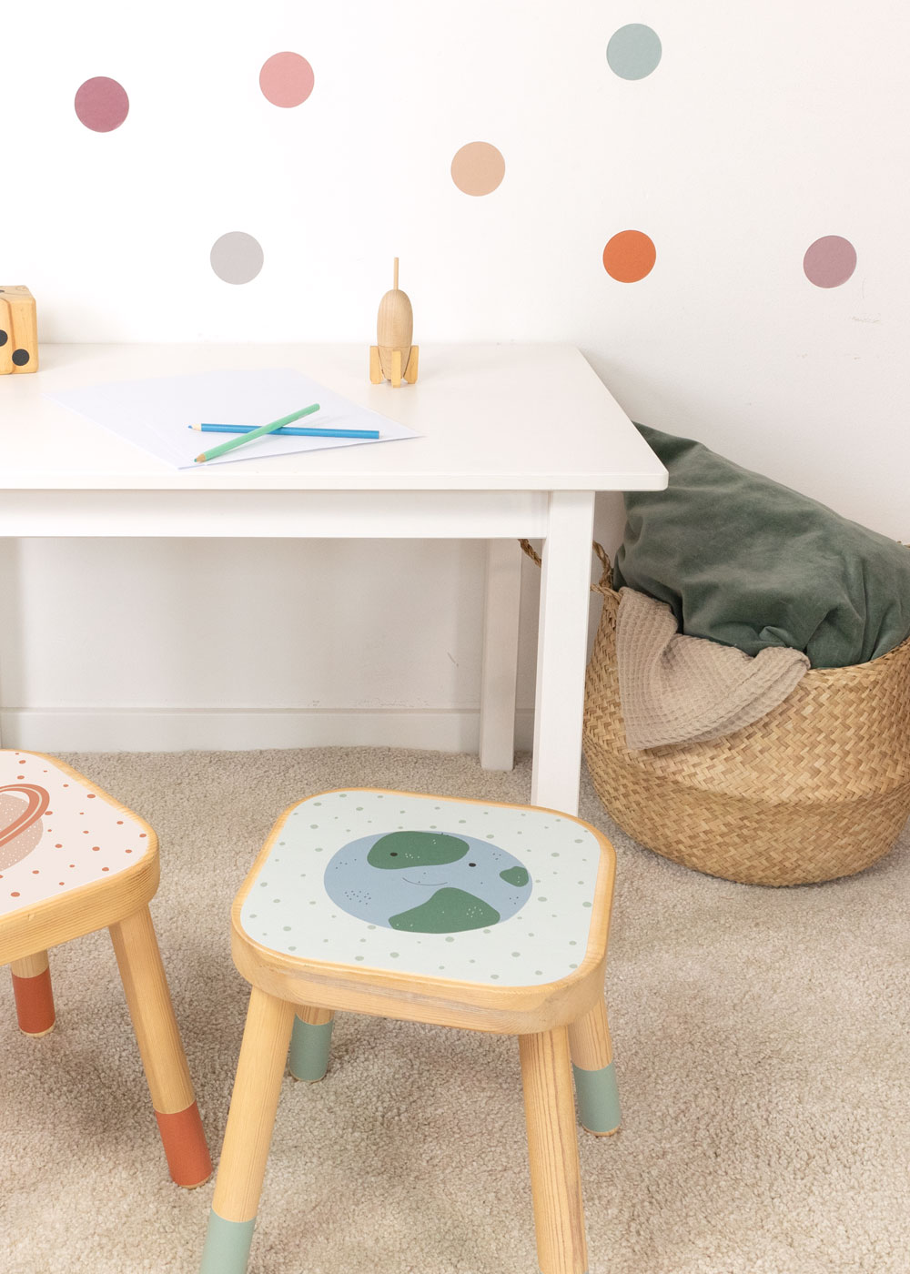 klebefolie ikea flisat kinderhocker unendlig erde 3 klebefolie ikea flisat kinderhocker unendlig erde 3