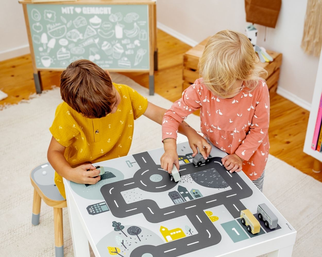 Kindertisch Auto und StraĂźe Kindertisch Auto und StraĂźe