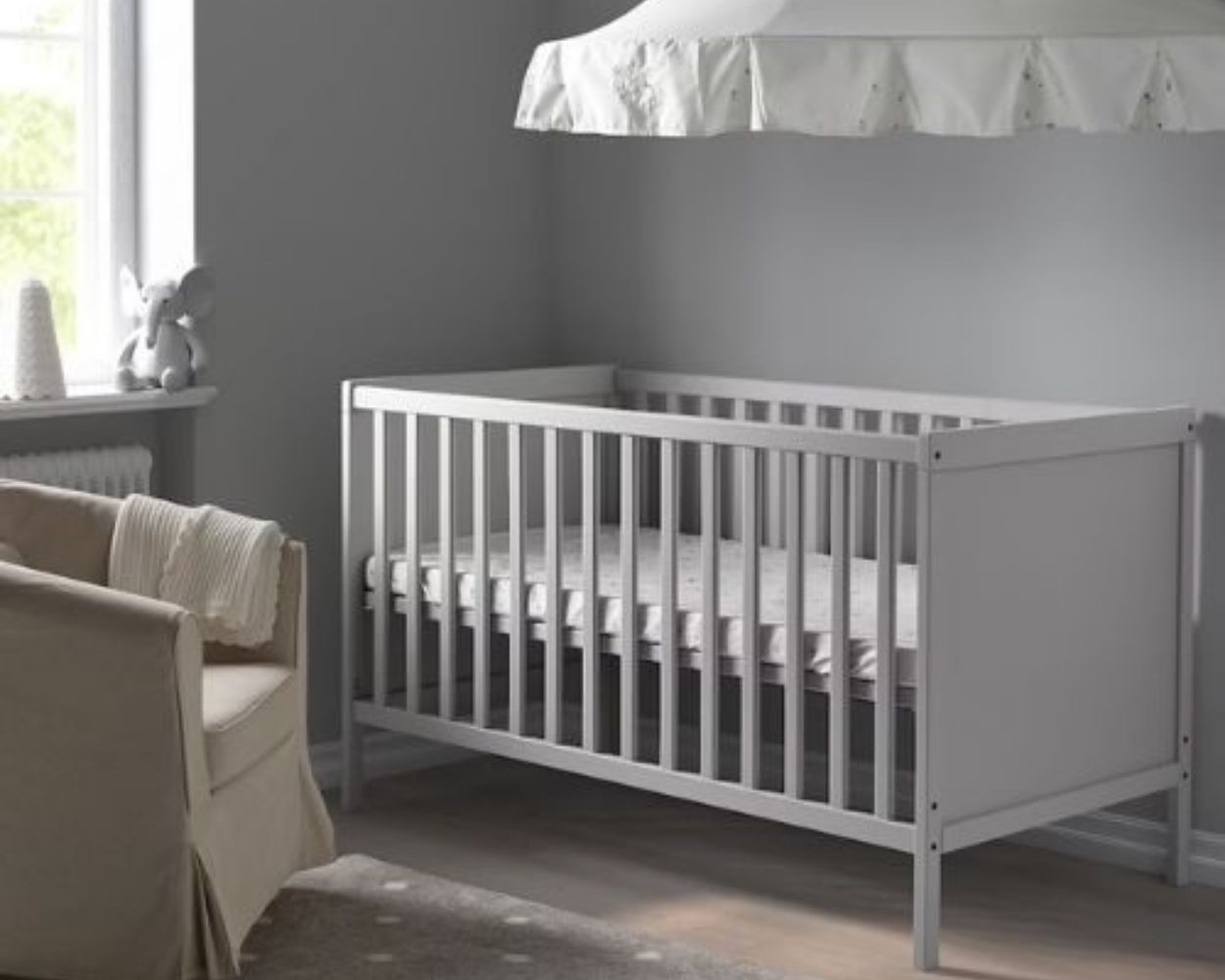 mitwachsendes Kinderzimmer Ikea Babybett Seitenansicht mitwachsendes Kinderzimmer Ikea Babybett Seitenansicht