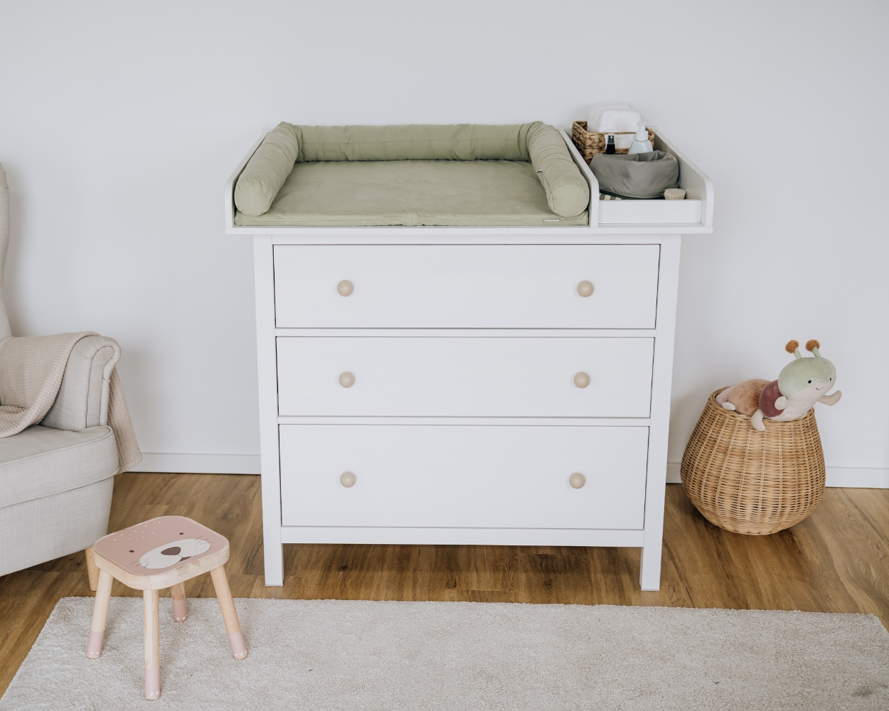 Wickelkommode aus IKEA HEMNES im Babyzimmer