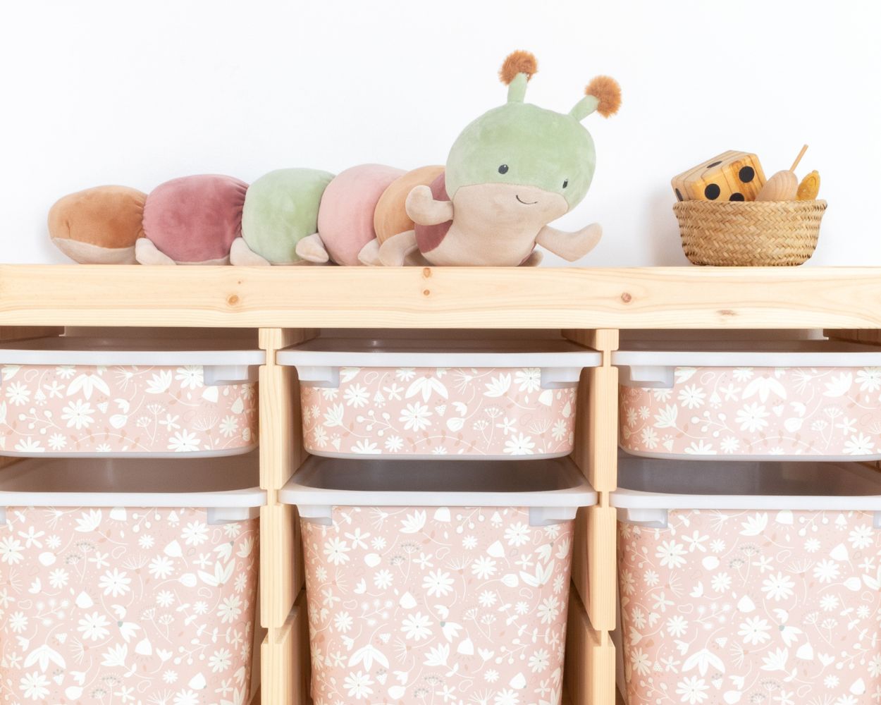 Babyzimmer Aufbewahrungslösung IKEA TROFAST Boxen Blumenmotiv Babyzimmer Aufbewahrungslösung IKEA TROFAST Boxen Blumenmotiv