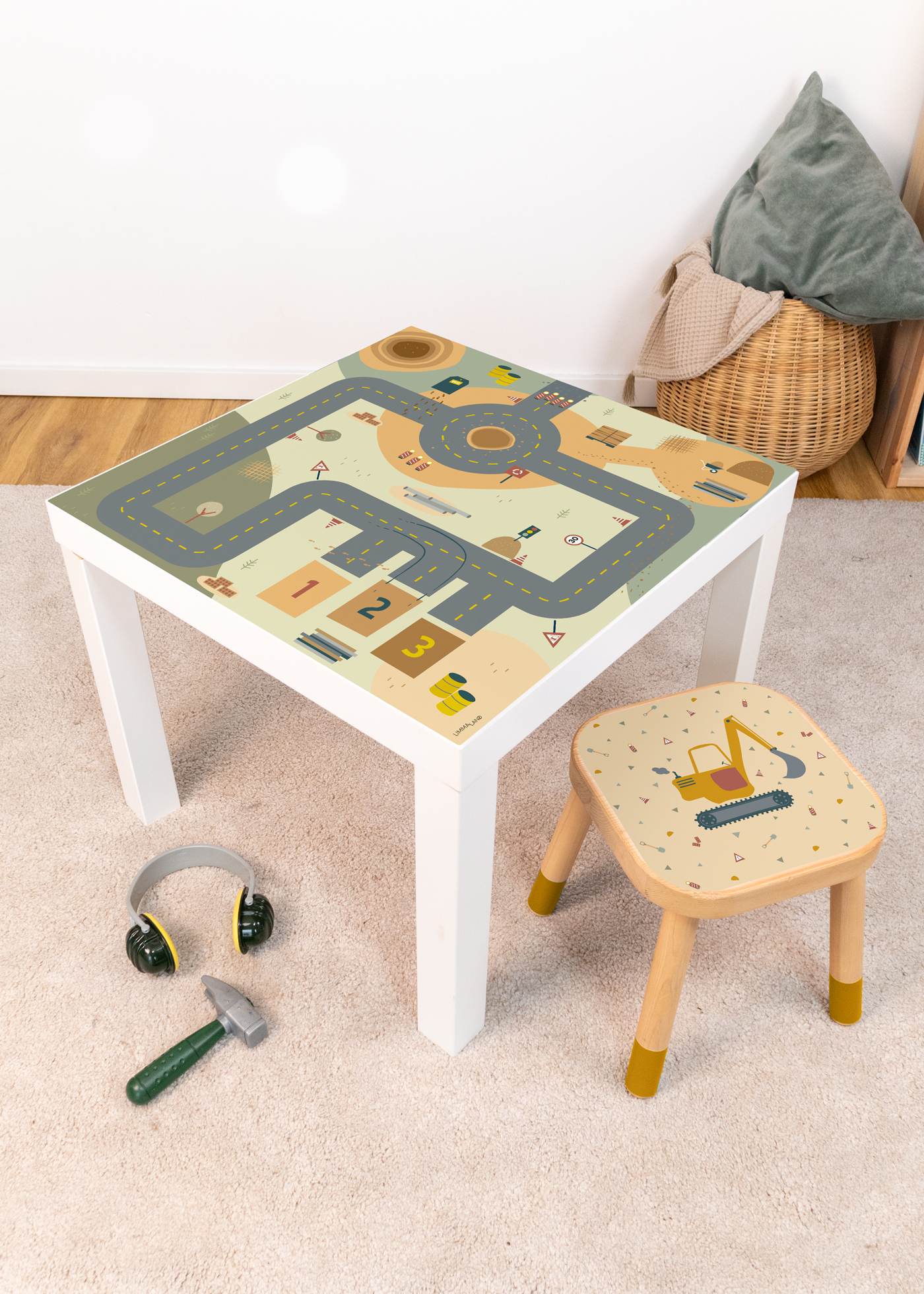 IKEA Spieltisch mit schöner Spielstraße Baustellenmotiv für IKEA Spieltisch bekleben