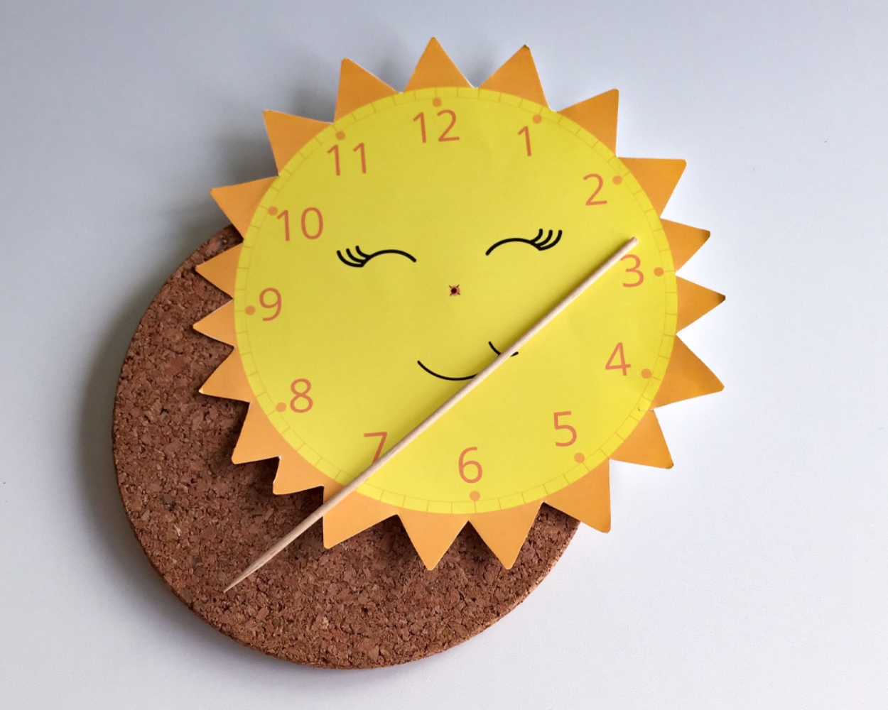 Sonnenuhr für Kinder basteln Sonnenuhr für Kinder basteln