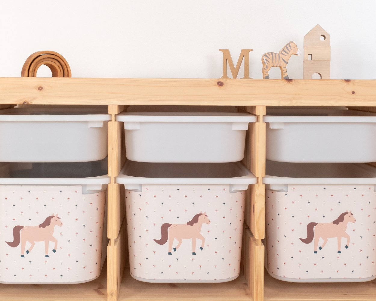 Möbelwahl im Babyzimmer für Mädchen IKEA TROFAST Regal Möbelwahl im Babyzimmer für Mädchen IKEA TROFAST Regal