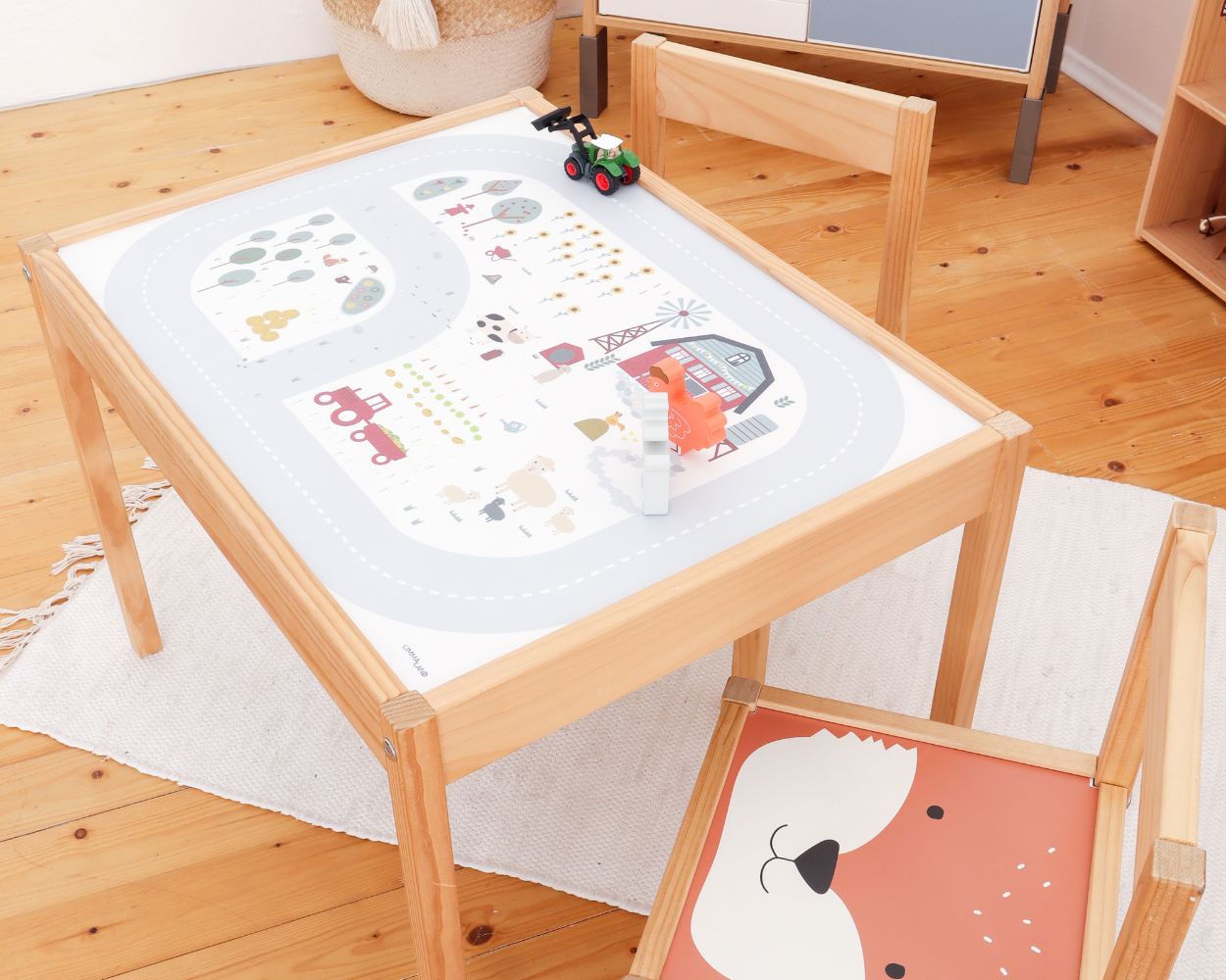 Anleitung IKEA LÄTT Kindertisch aufkleben Anleitung IKEA LÄTT Kindertisch aufkleben