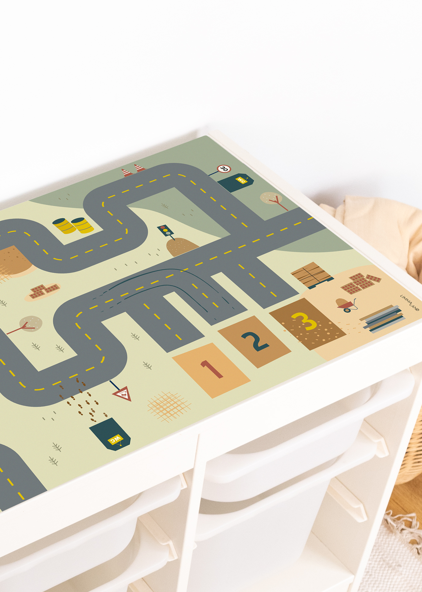 IKEA Spieltisch mit Baustellenmotiv aufpeppen Spieltisch mit buntem Baustellenmotiv gestalten