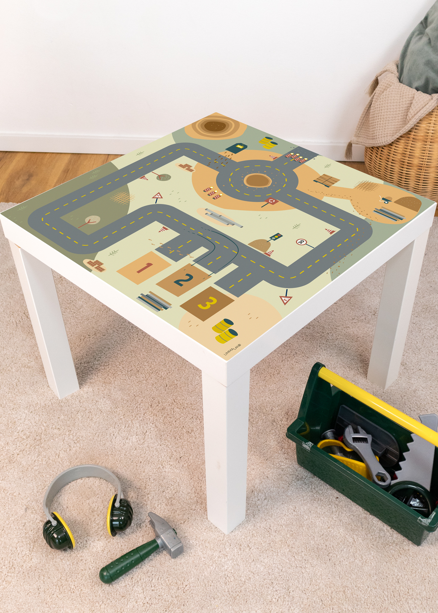 Spielstraße Klebefolie für IKEA Spieltisch anbringen Spielstraße Klebefolie für IKEA Spieltisch aufpeppen