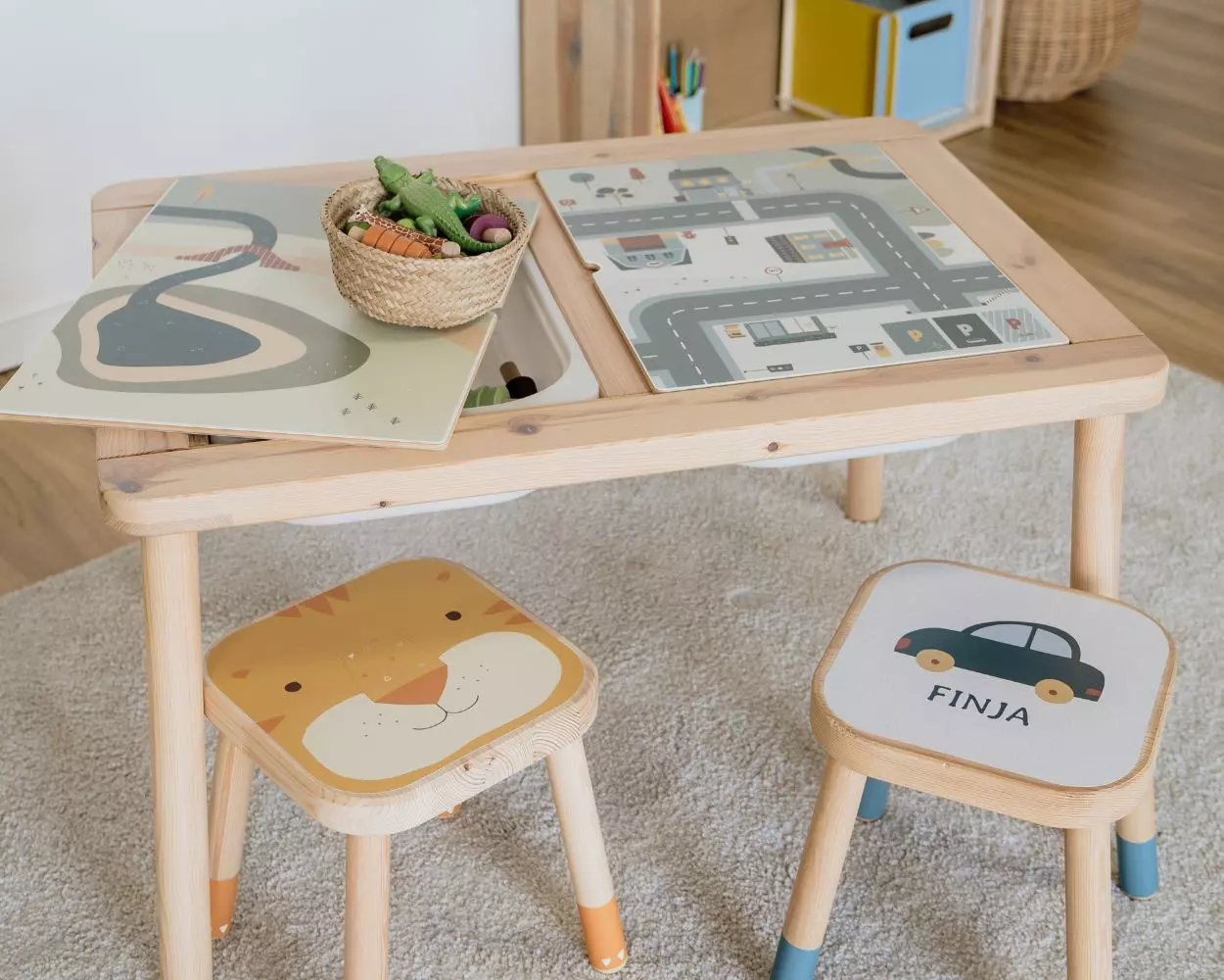 Multifunktionstisch aus IKEA Flisat Kindertisch