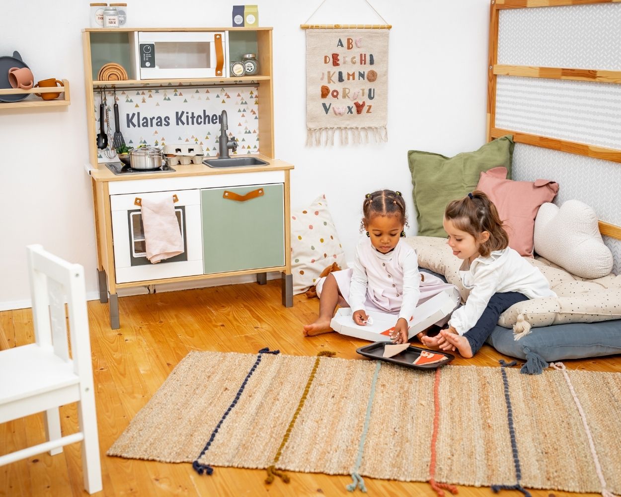 eigenes Kinderzimmer  When do children need their own room?