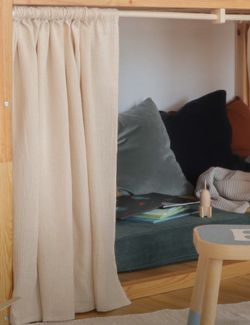 Curtain