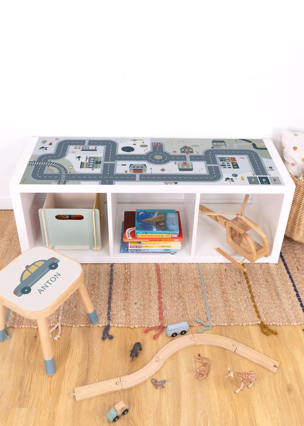 Ikea Kallax mit Klebefolie mit Spielstraße Motiv von Limmaland verschönern Ikea Kallax mit Klebefolie mit Spielstraße Motiv von Limmaland verschönern