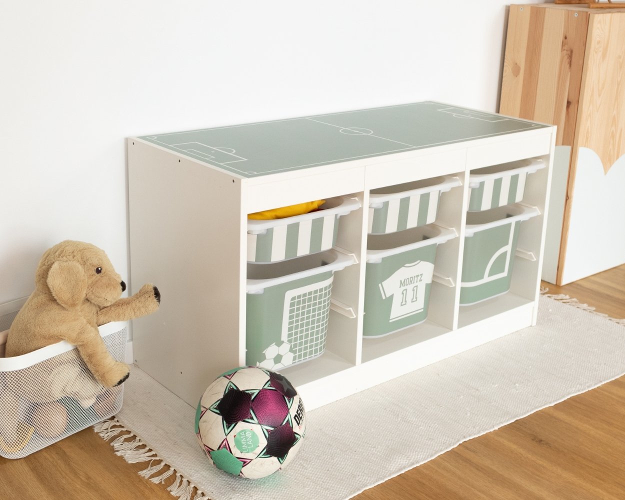 Fußball-Deko und Fußball-Zubehör für das Fußball Kinderzimmer mit passenden Klebefolien mit Fußallmotiven für dein Kinderzimmer Fußball