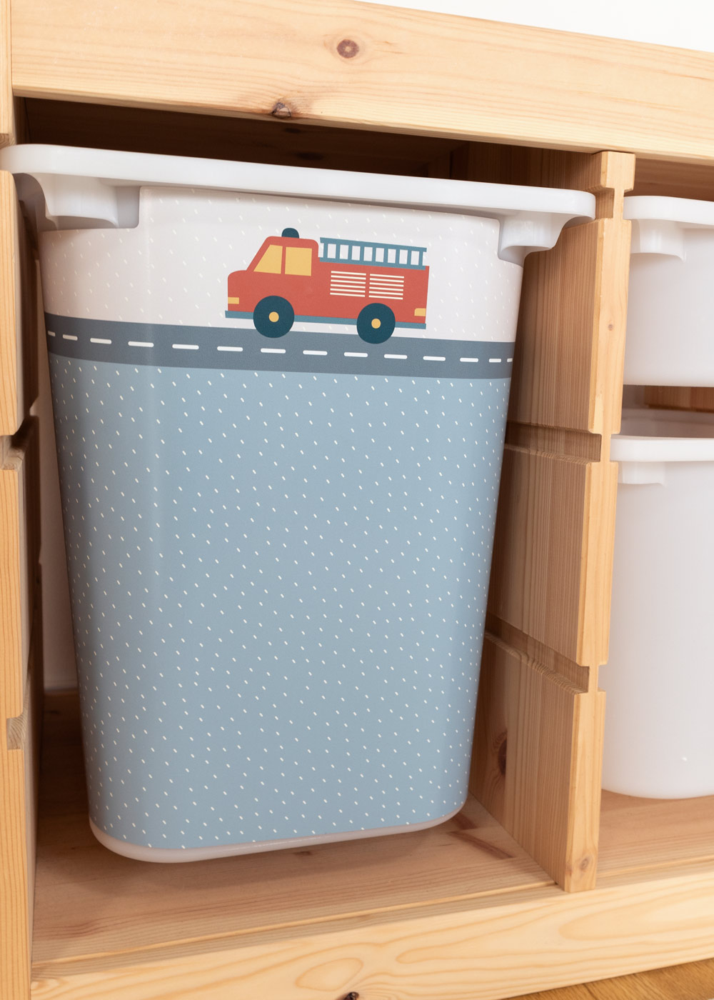 Klebefolien mit Automotiv für Ikea Trofast Boxen Trofast Ikea Aufbewahrungsboxen mit Limmaland Klebefolie mit Automotiven verschönern