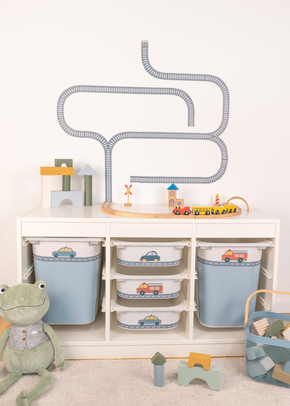 Klebefolie Kinderzimmer DIY für Ikea Spieltisch