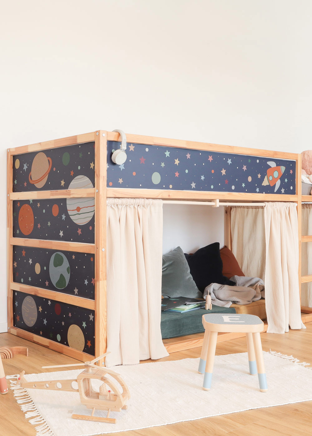 klebefolie ikea kura hochbett planeten 5er set 0 klebefolie ikea kura hochbett planeten 5er set 0
