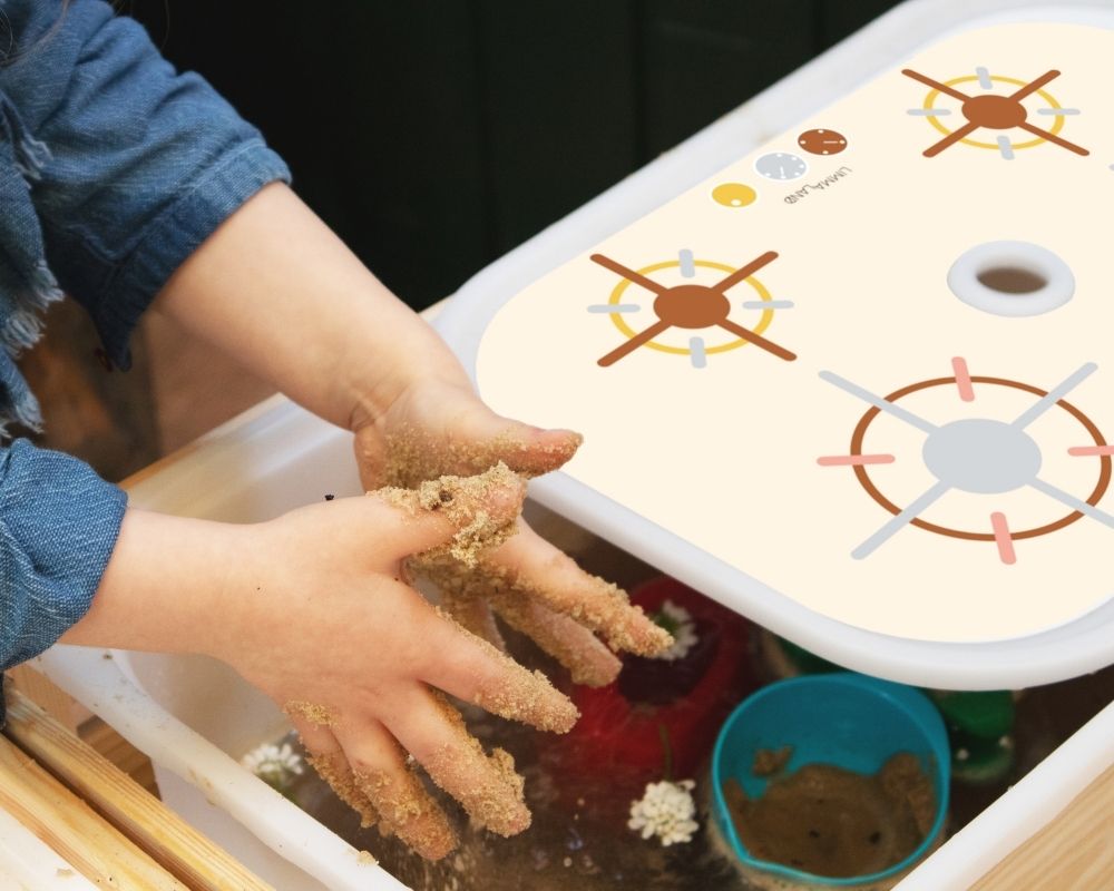matschküche selber bauen draußen spielen