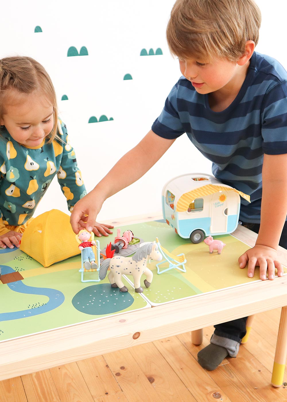 Ikea Flisat Kindertisch Spielwiese Teilansicht Spiel