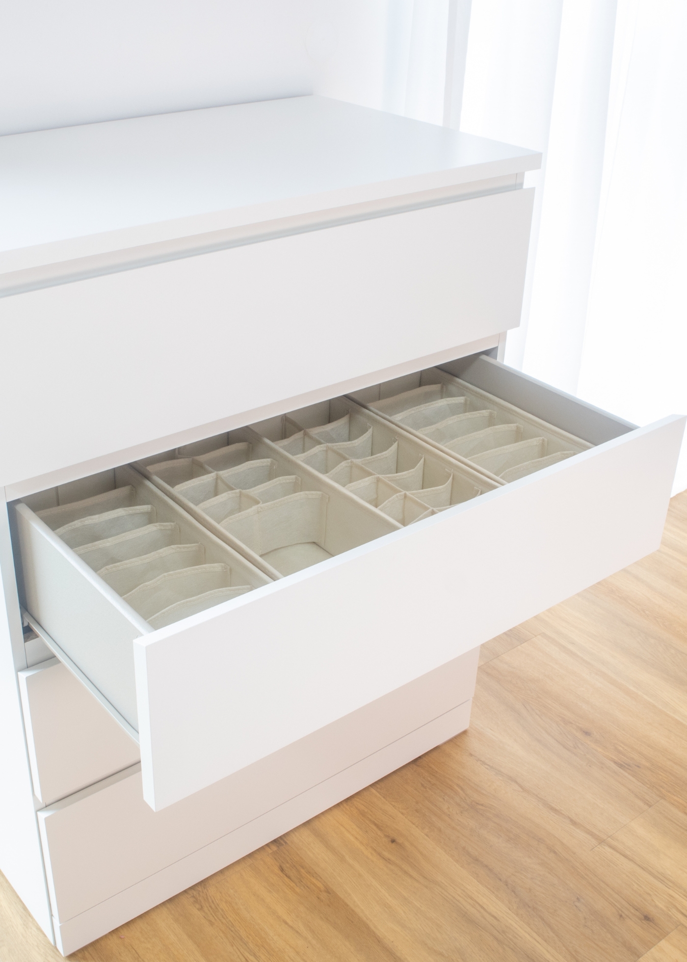 Schubladenorganizer für IKEA HEMNES Kommode. Schubladenorganizer speziell für die IKEA HEMNES Kommode, ideal für Ordnung.