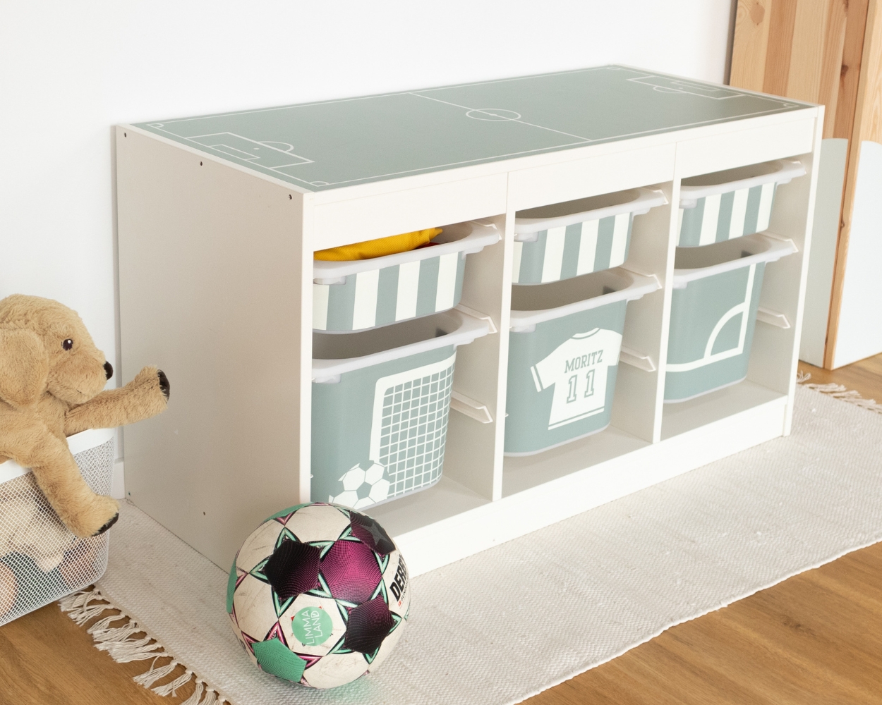 Fußball-Deko und Fußball-Zubehör für das Fußball Kinderzimmer mit passenden Klebefolien mit Fußallmotiven für dein Kinderzimmer Fußball Fußball-Deko und Fußball-Zubehör für das Fußball Kinderzimmer mit passenden Klebefolien mit Fußallmotiven für dein Kinderzimmer Fußball