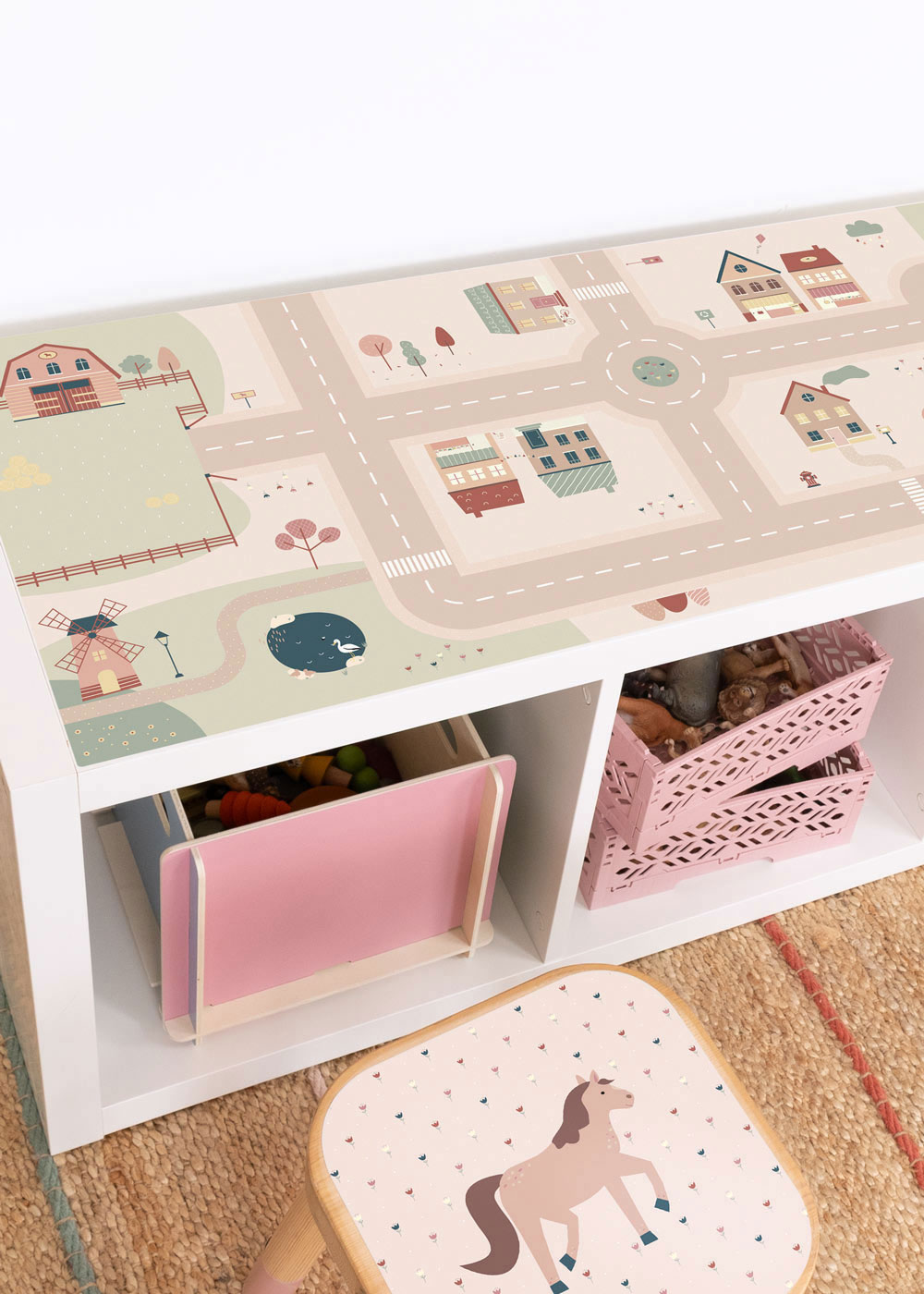 Ikea Kallax Regal mit Klebefolie Spielstraße Ikea Kallax Regal mit Klebefolie Spielstraße