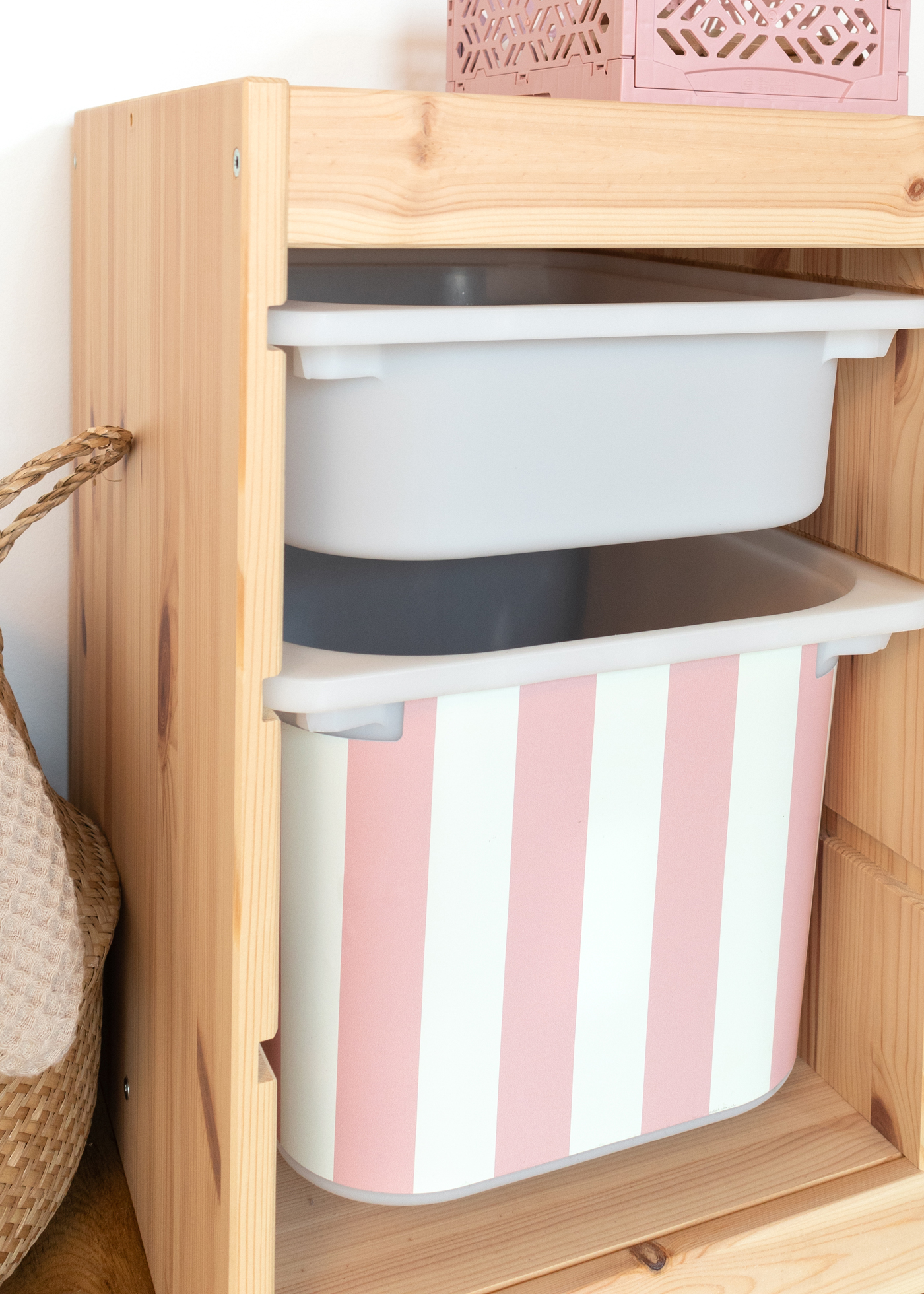 Selbstklebende Klebefolie für IKEA TROFAST Boxen, dekorativ und langlebig Selbstklebende Klebefolie für IKEA TROFAST Boxen mit Streifenmuster, dekorativ und langlebig