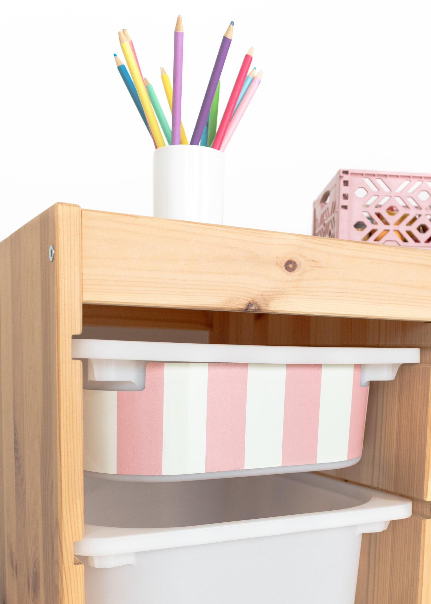 Wieder ablösbare Klebefolie für IKEA TROFAST Regal mit Streifenmuster Wieder ablösbare Klebefolie für IKEA TROFAST Regal mit Streifenmuster, flexibel und vielseitig