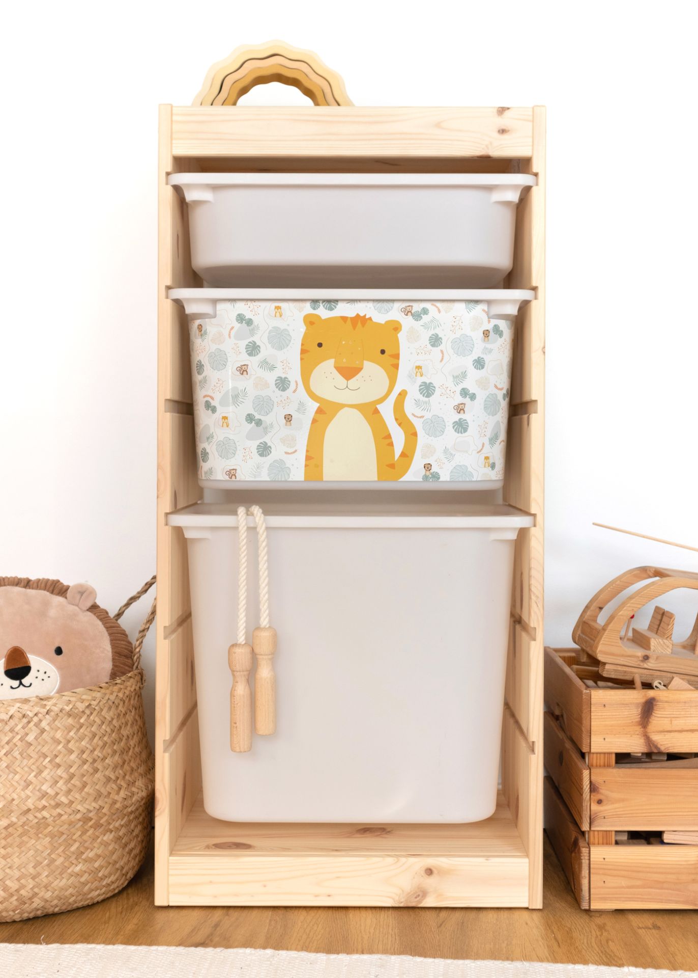 Safari and jungle design for children's rooms